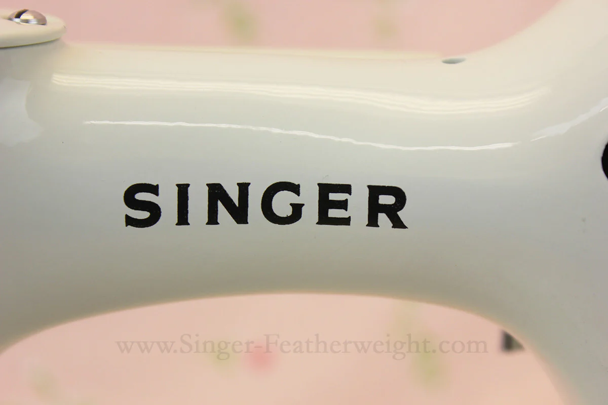 Singer Featherweight 221 Sewing Machine, WHITE FA128*** - Image 12