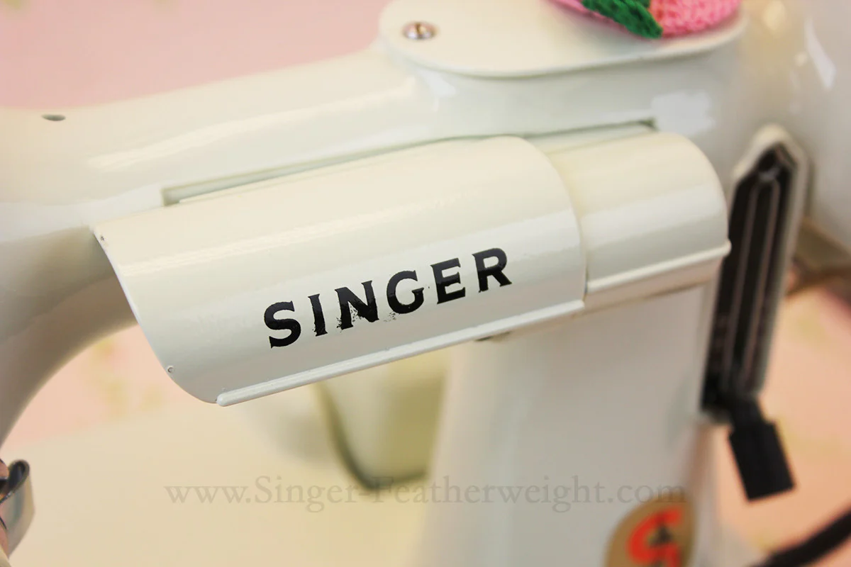 Singer Featherweight 221 Sewing Machine, WHITE FA128*** - Image 13