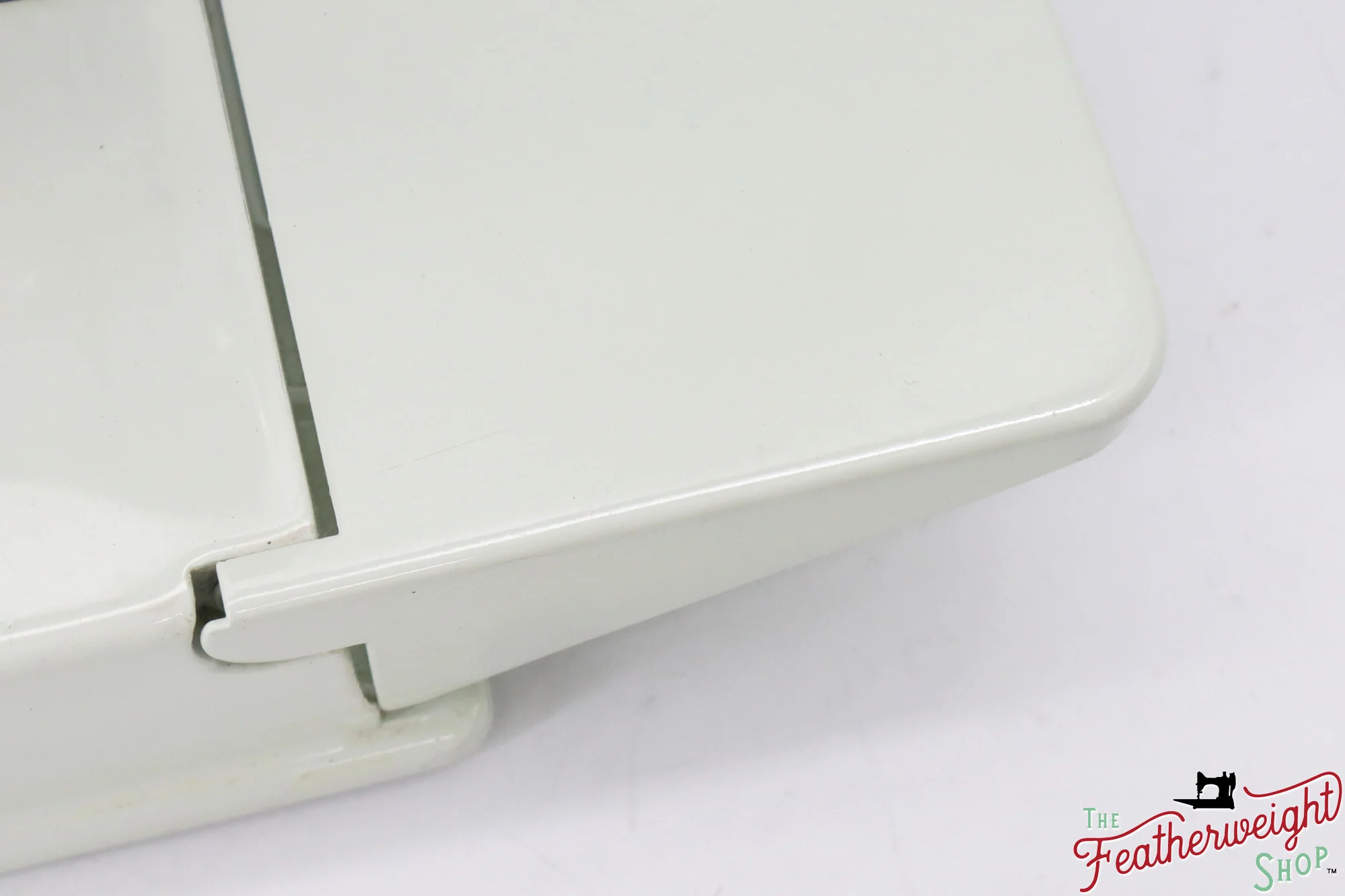 Singer Featherweight 221 Sewing Machine, WHITE - FA201*** - Image 10