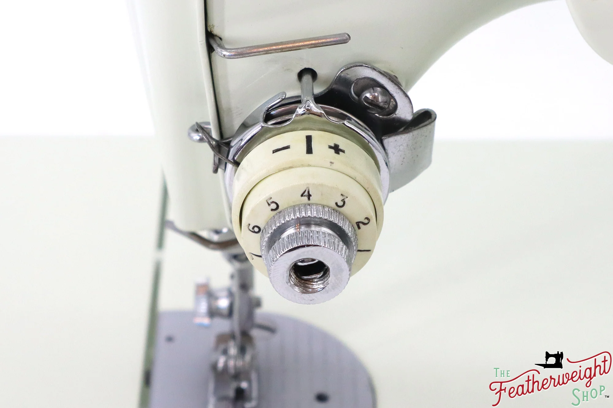 Singer Featherweight 221 Sewing Machine, WHITE - FA201*** - Image 14