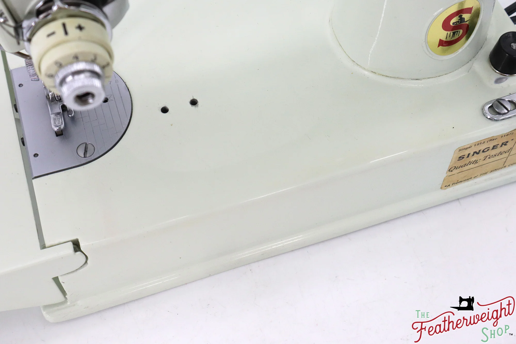 Singer Featherweight 221 Sewing Machine, WHITE - FA201*** - Image 8