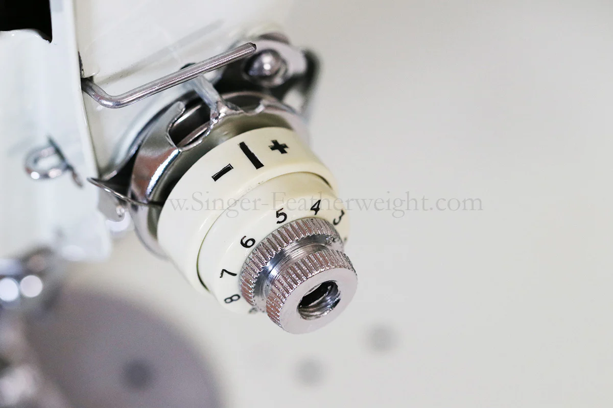 Singer Featherweight 221 Sewing Machine, WHITE FA205*** - Image 13