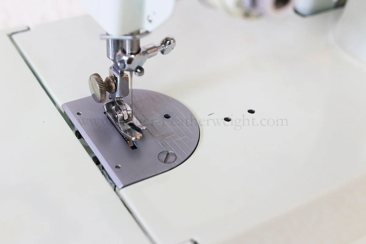 Singer Featherweight 221 Sewing Machine, WHITE FA205*** - Image 14