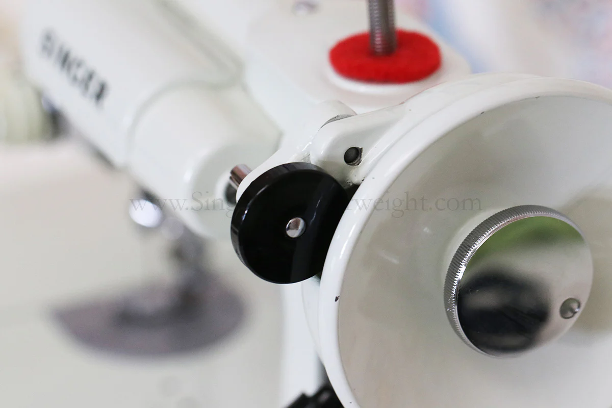 Singer Featherweight 221 Sewing Machine, WHITE FA205*** - Image 15