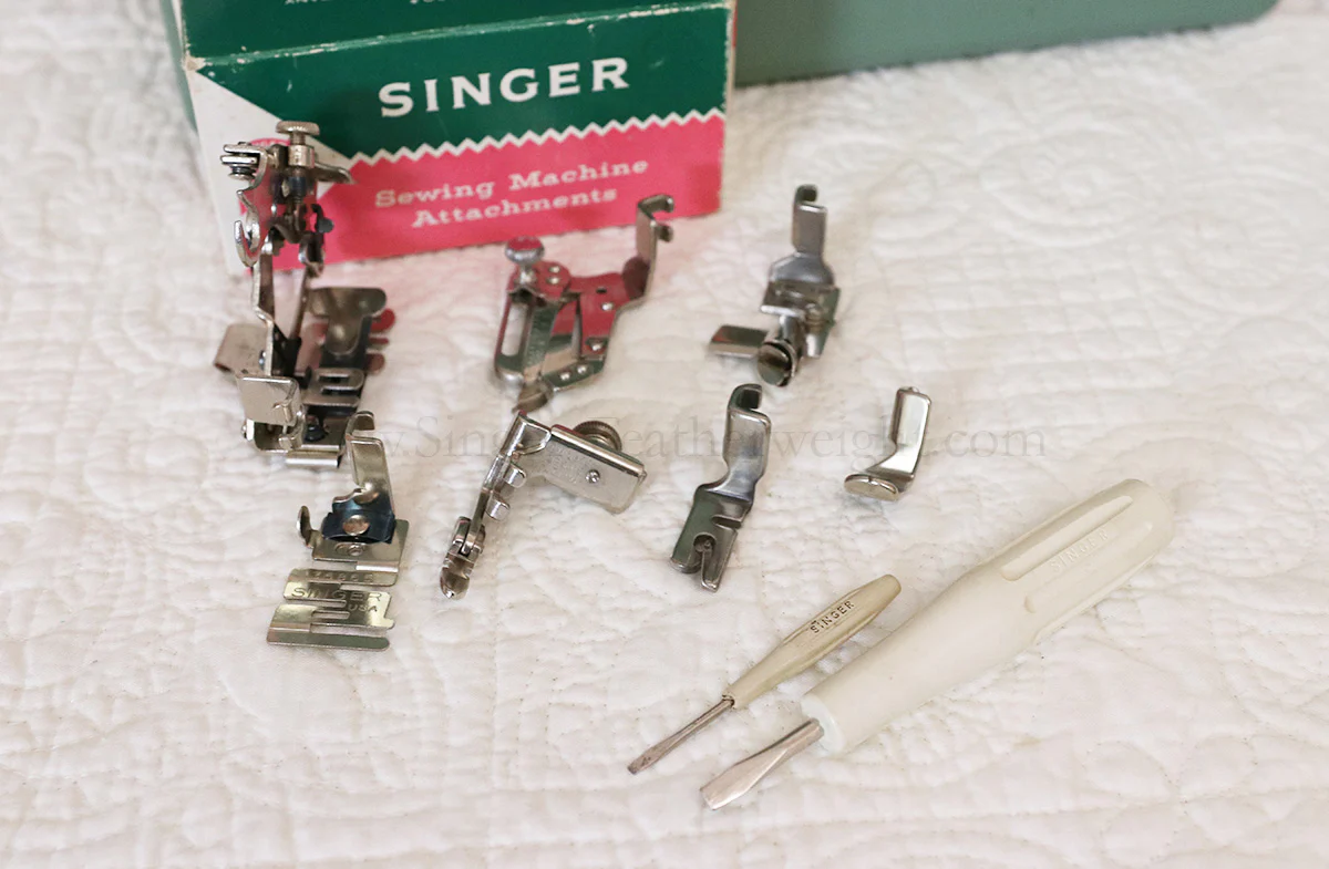 Singer Featherweight 221 Sewing Machine, WHITE FA205*** - Image 20