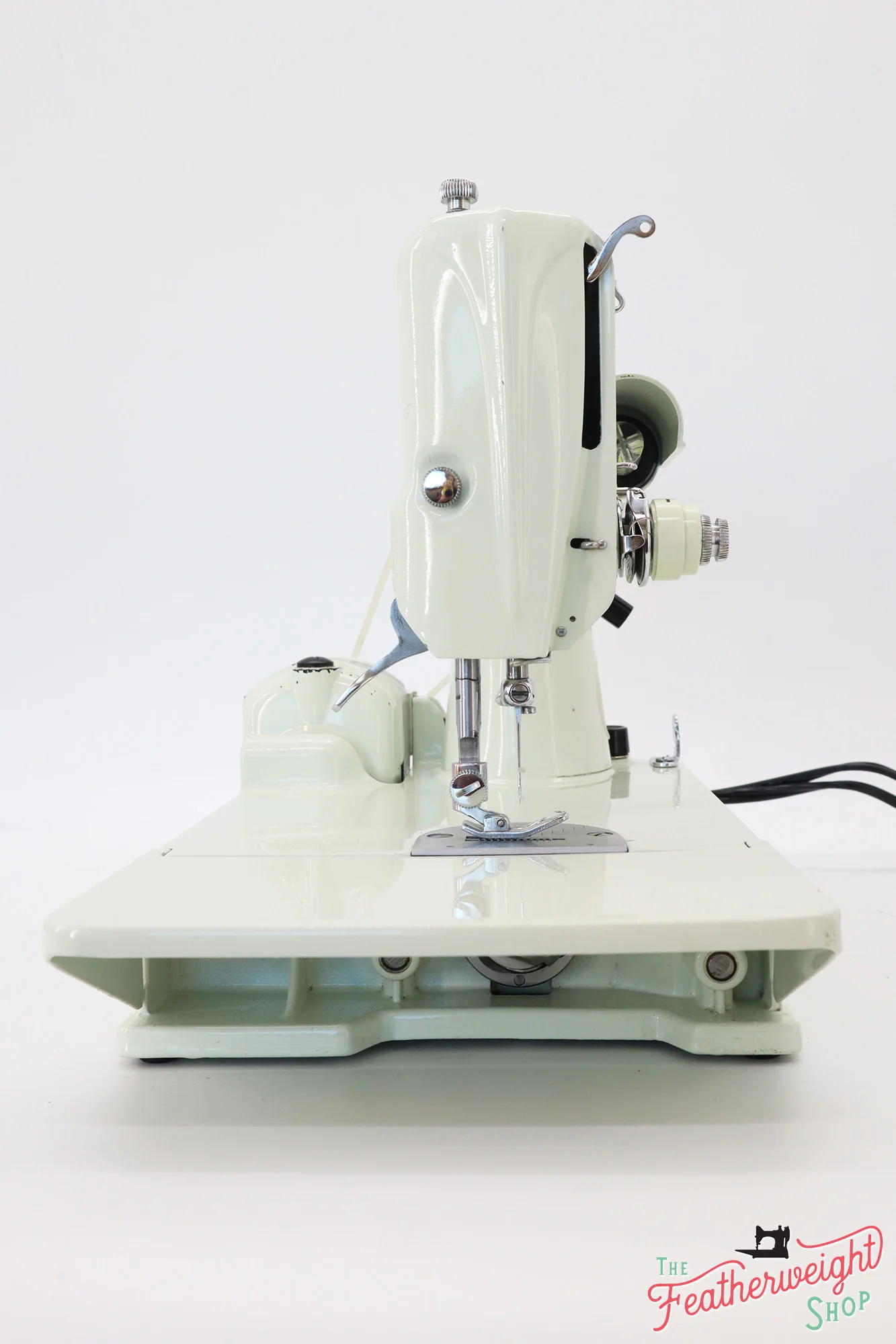 Singer Featherweight 221 Sewing Machine, WHITE FA227*** - Image 4