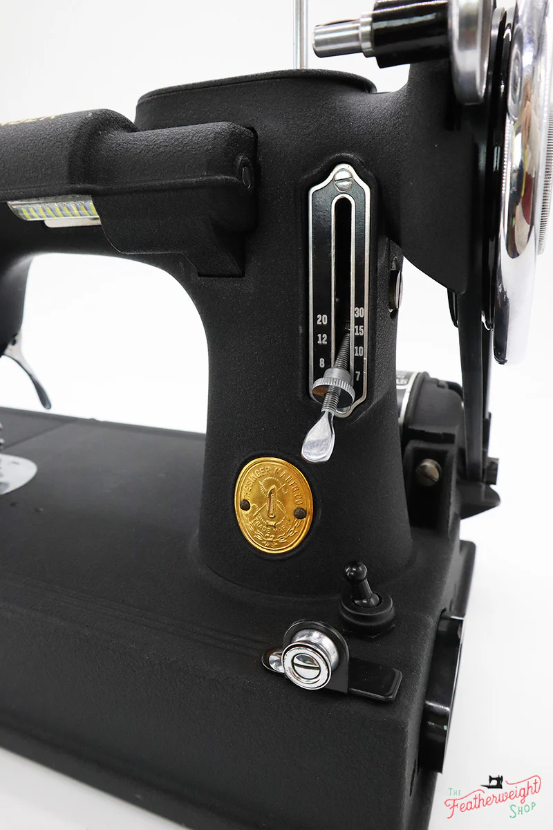 Singer Featherweight 221 Sewing Machine, WRINKLE AF388*** - Image 13