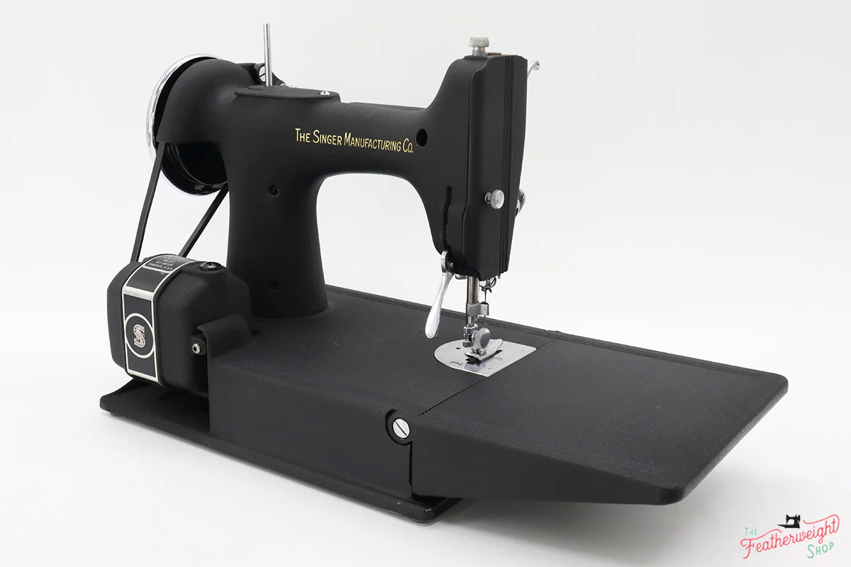 Singer Featherweight 221 Sewing Machine, WRINKLE AF388*** - Image 7