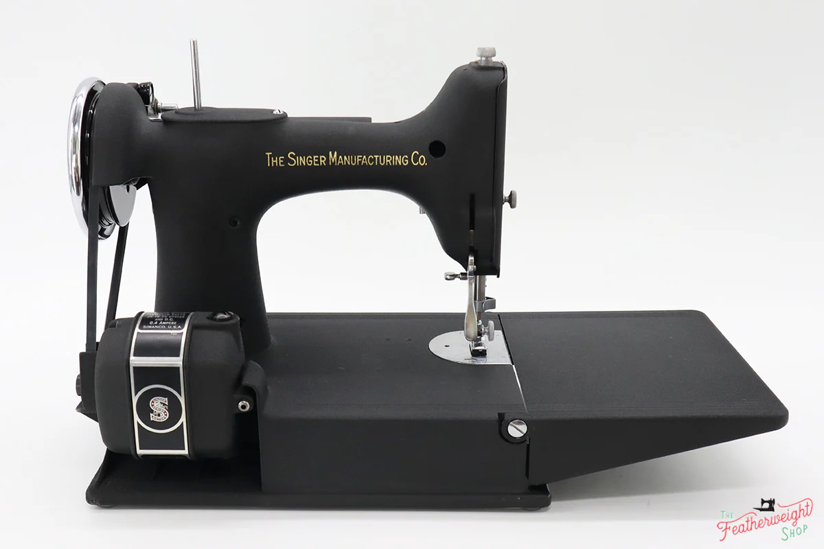 Singer Featherweight 221 Sewing Machine, WRINKLE AF388*** - Image 8
