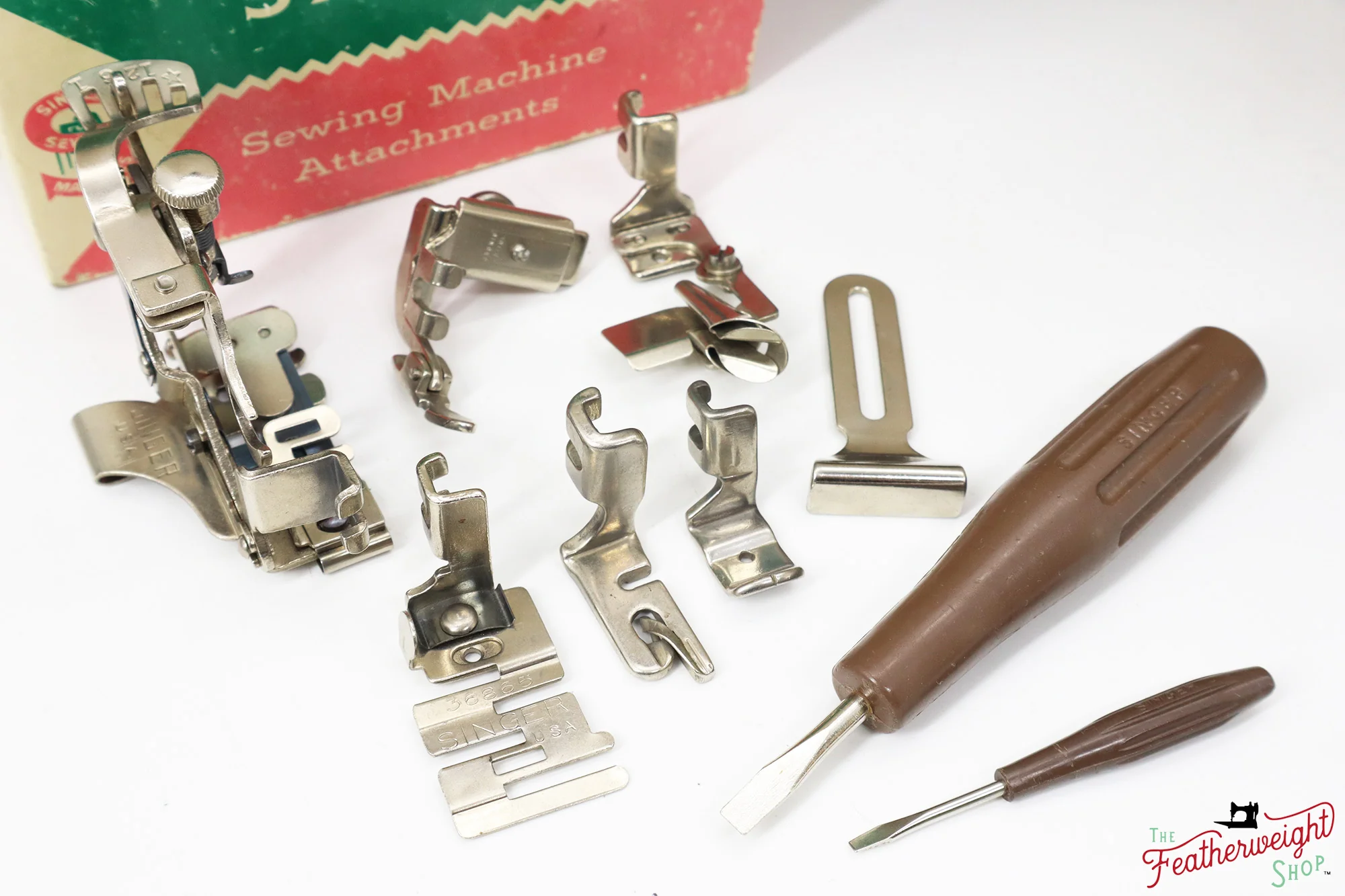 Singer Featherweight 221J Sewing Machine, Tan - JE152*** - Image 19