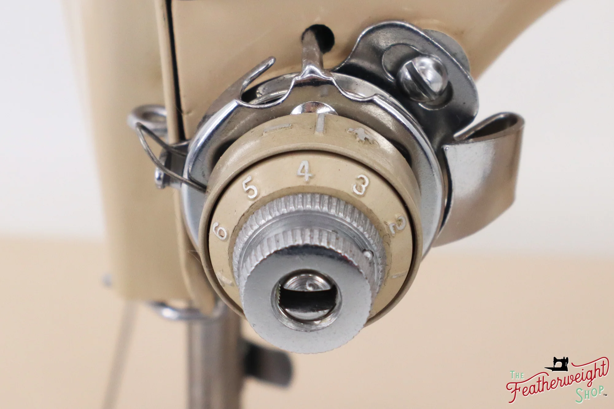 Singer Featherweight 221J Sewing Machine, Tan - JE1525** - Image 15