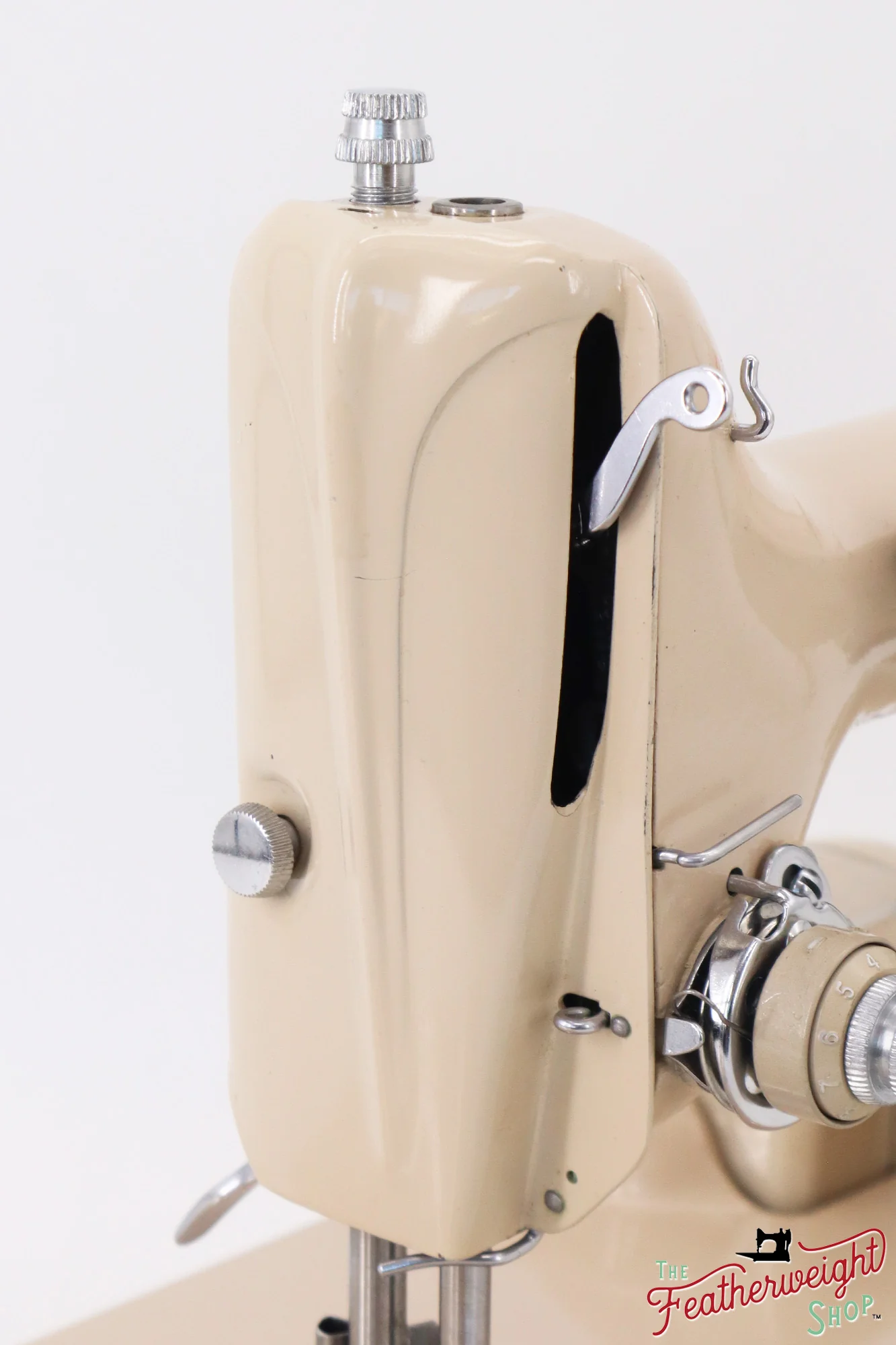 Singer Featherweight 221J Sewing Machine, Tan - JE1525** - Image 4