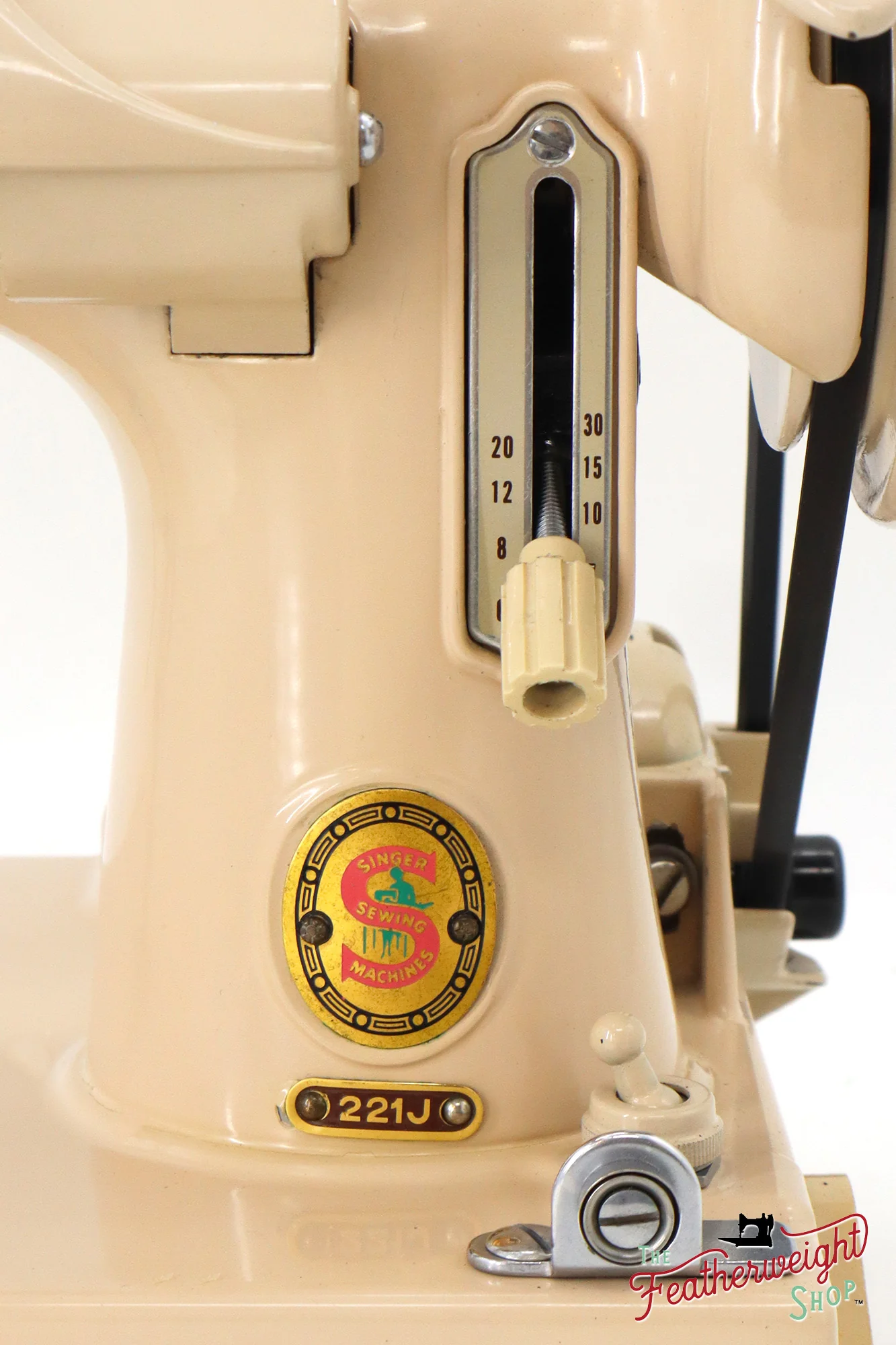 Singer Featherweight 221J Sewing Machine, Tan - JE1598** - Image 15