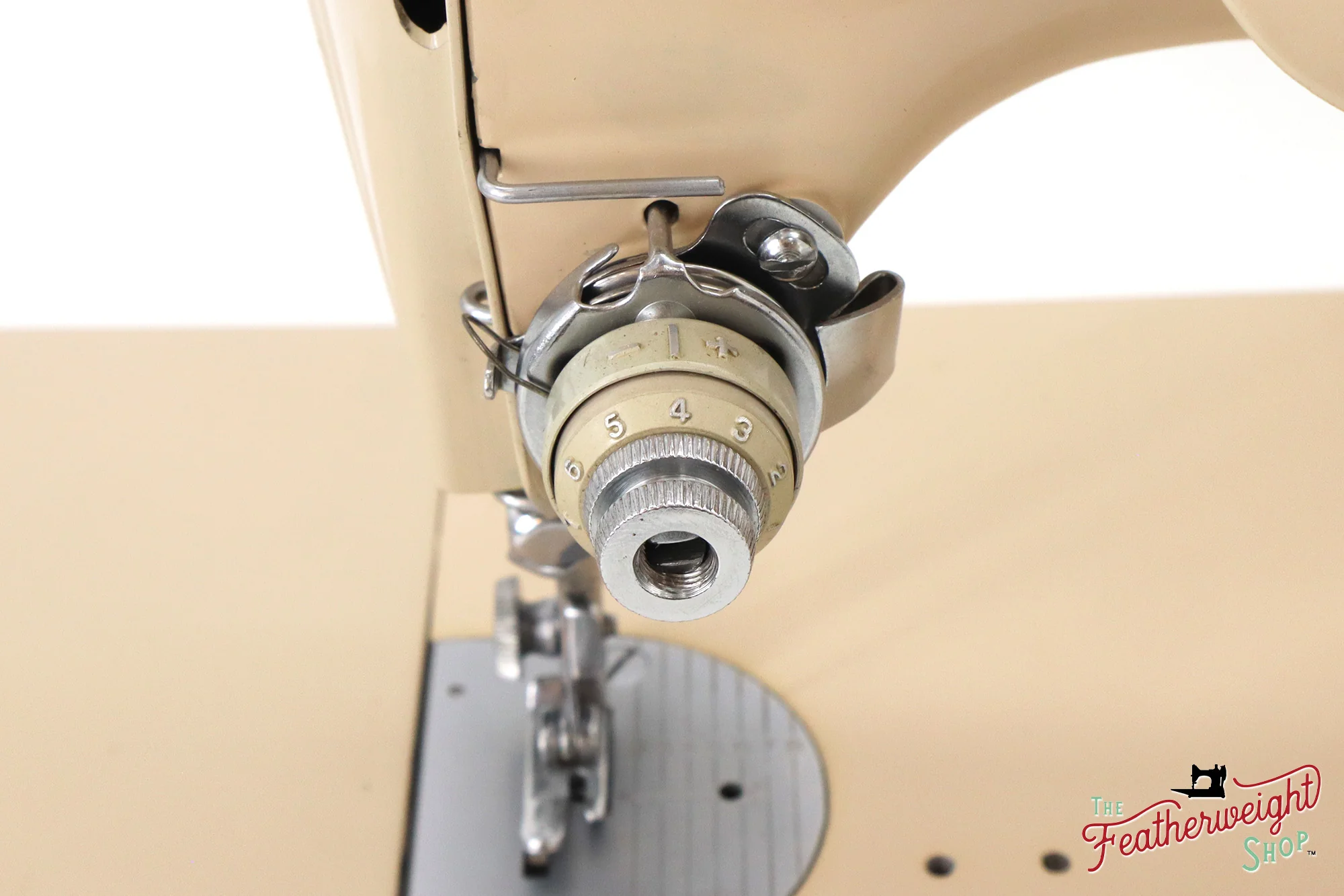 Singer Featherweight 221J Sewing Machine, Tan - JE1598** - Image 17