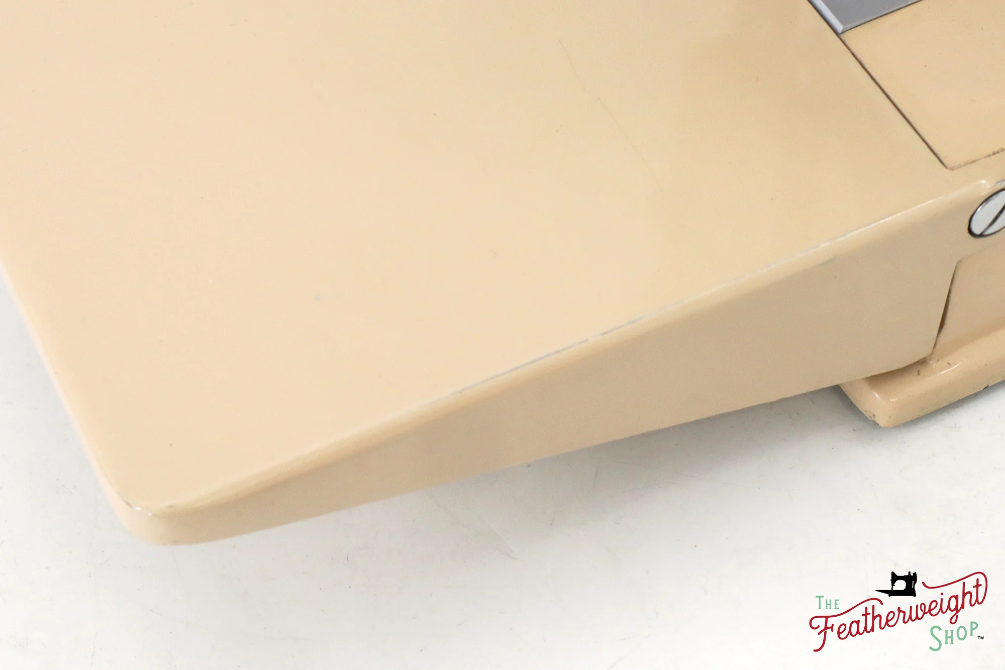 Singer Featherweight 221J Sewing Machine, Tan - JE1598** - Image 9