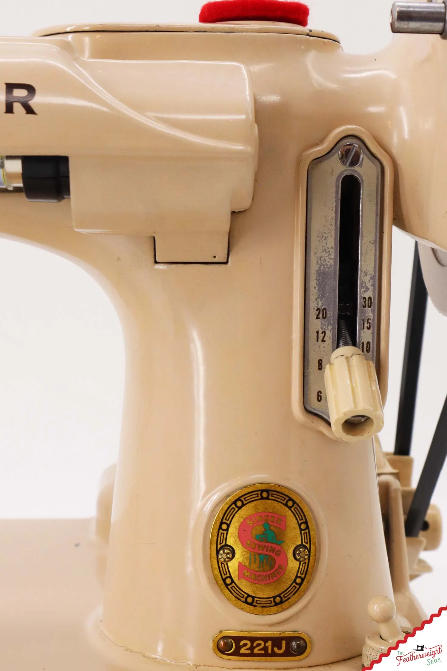 Singer Featherweight 221J Sewing Machine, Tan - JE161*** - Image 13