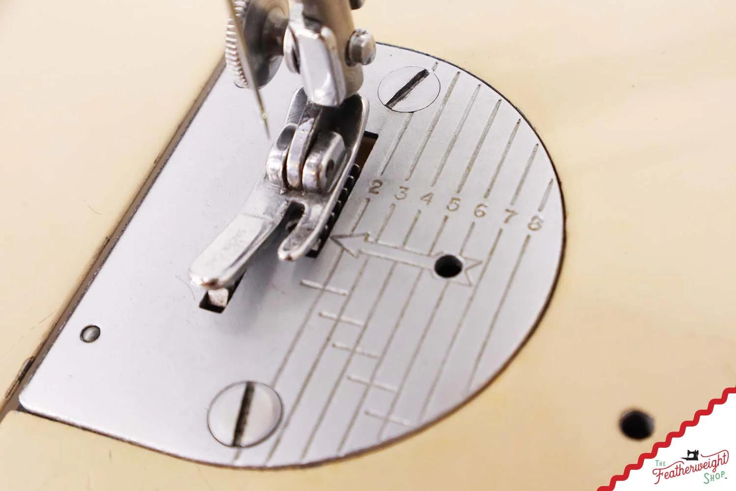 Singer Featherweight 221J Sewing Machine, Tan - JE161*** - Image 14