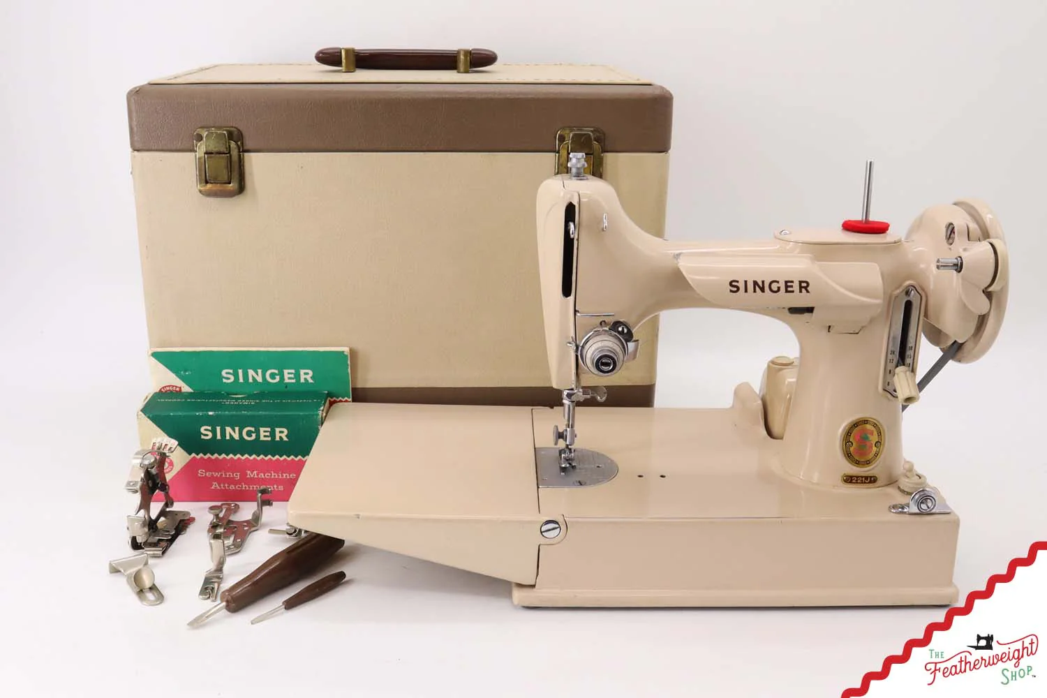 Singer Featherweight 221J Sewing Machine, Tan - JE161*** - Image 2
