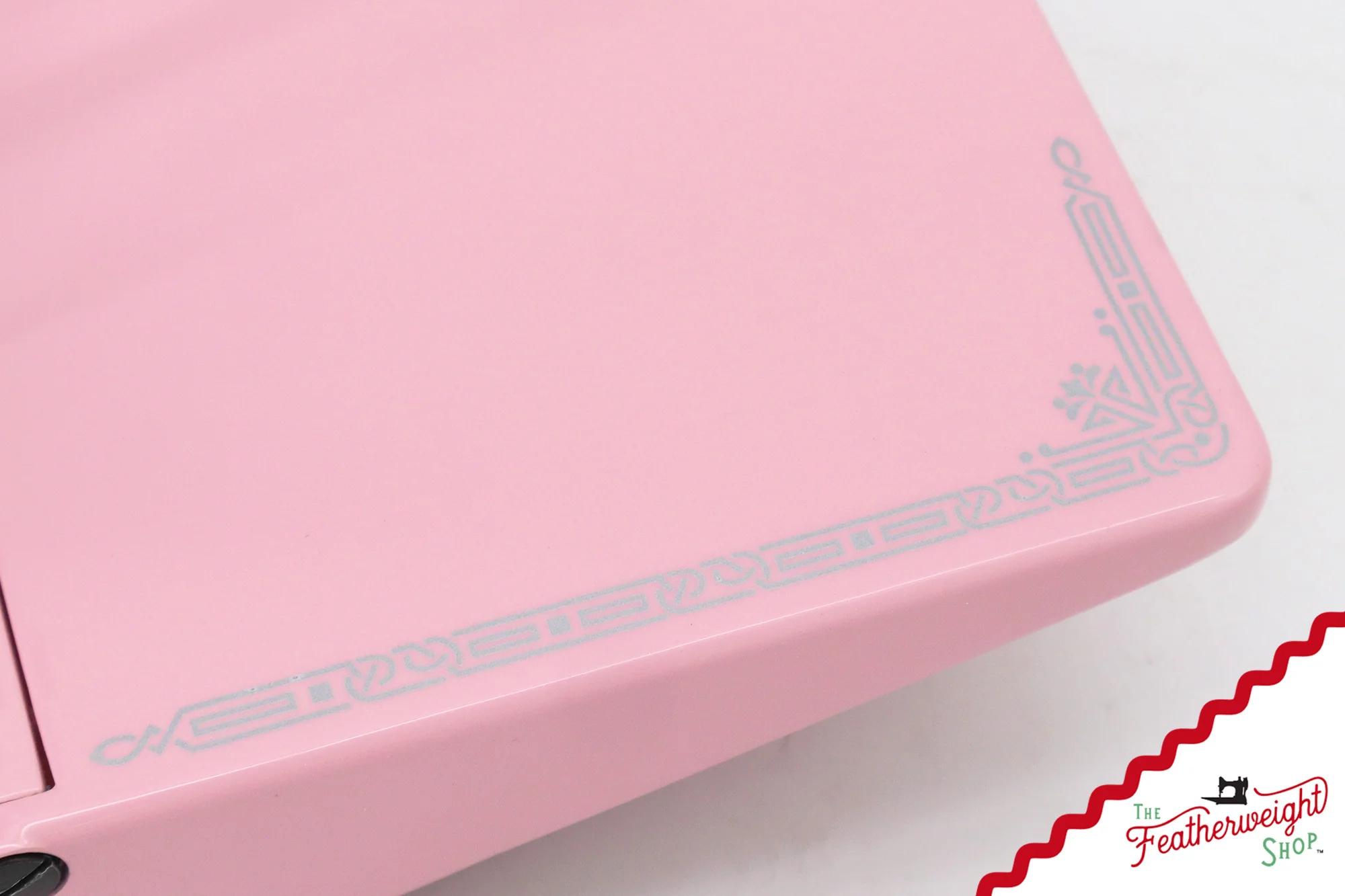 Singer Featherweight 221K - EE4528** - Fully Restored in Pink Frosting - Image 11
