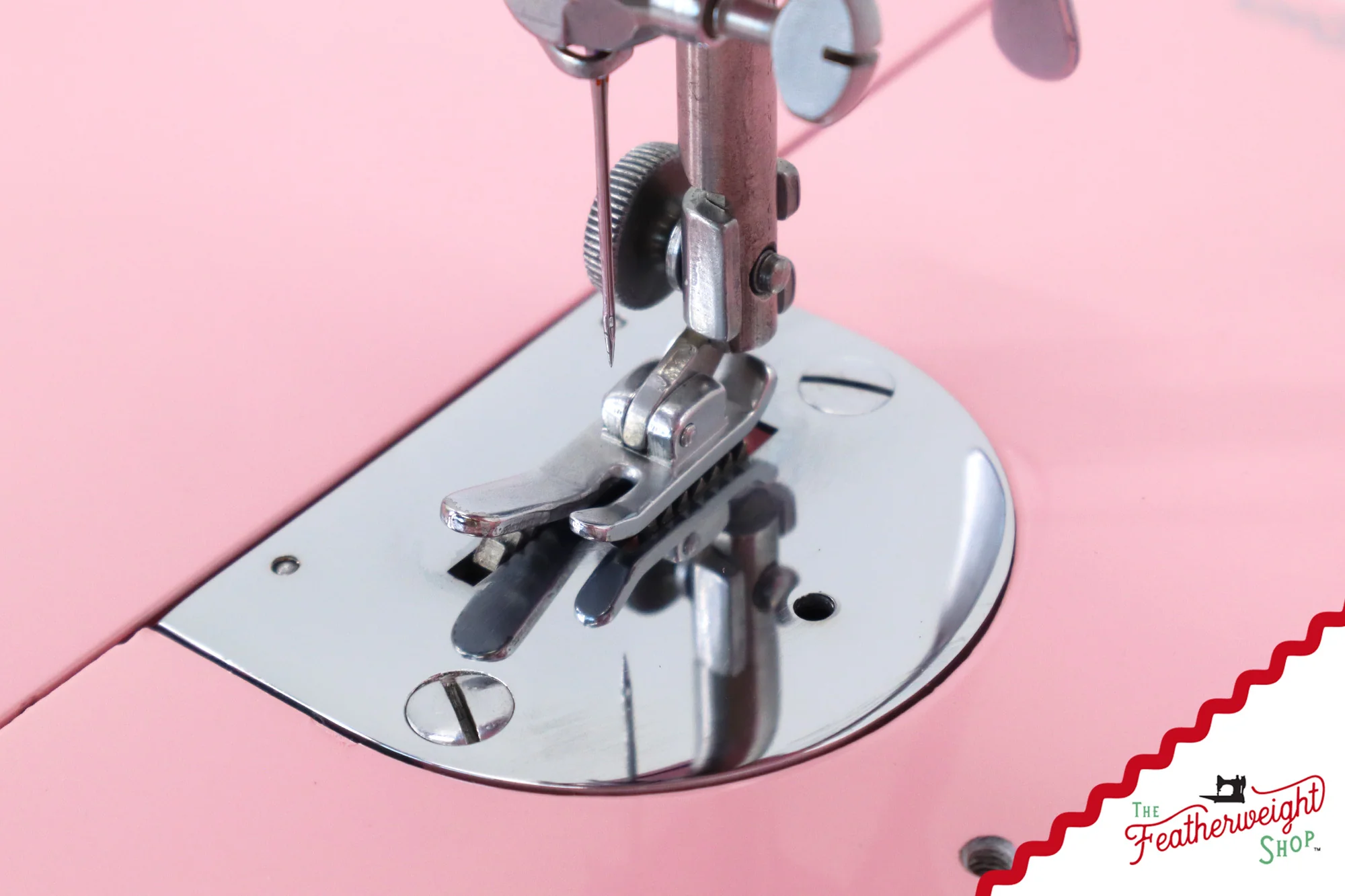 Singer Featherweight 221K - EE4528** - Fully Restored in Pink Frosting - Image 15