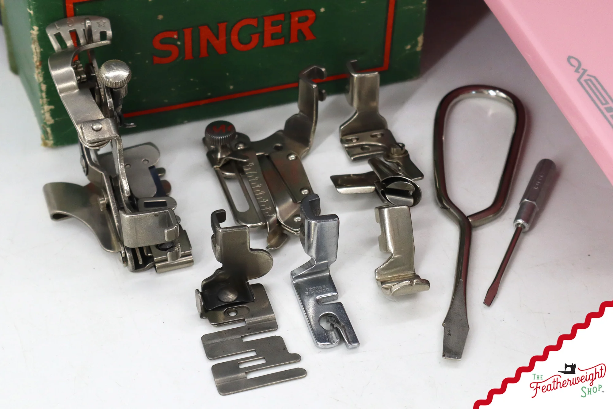 Singer Featherweight 221K - EE4528** - Fully Restored in Pink Frosting - Image 18