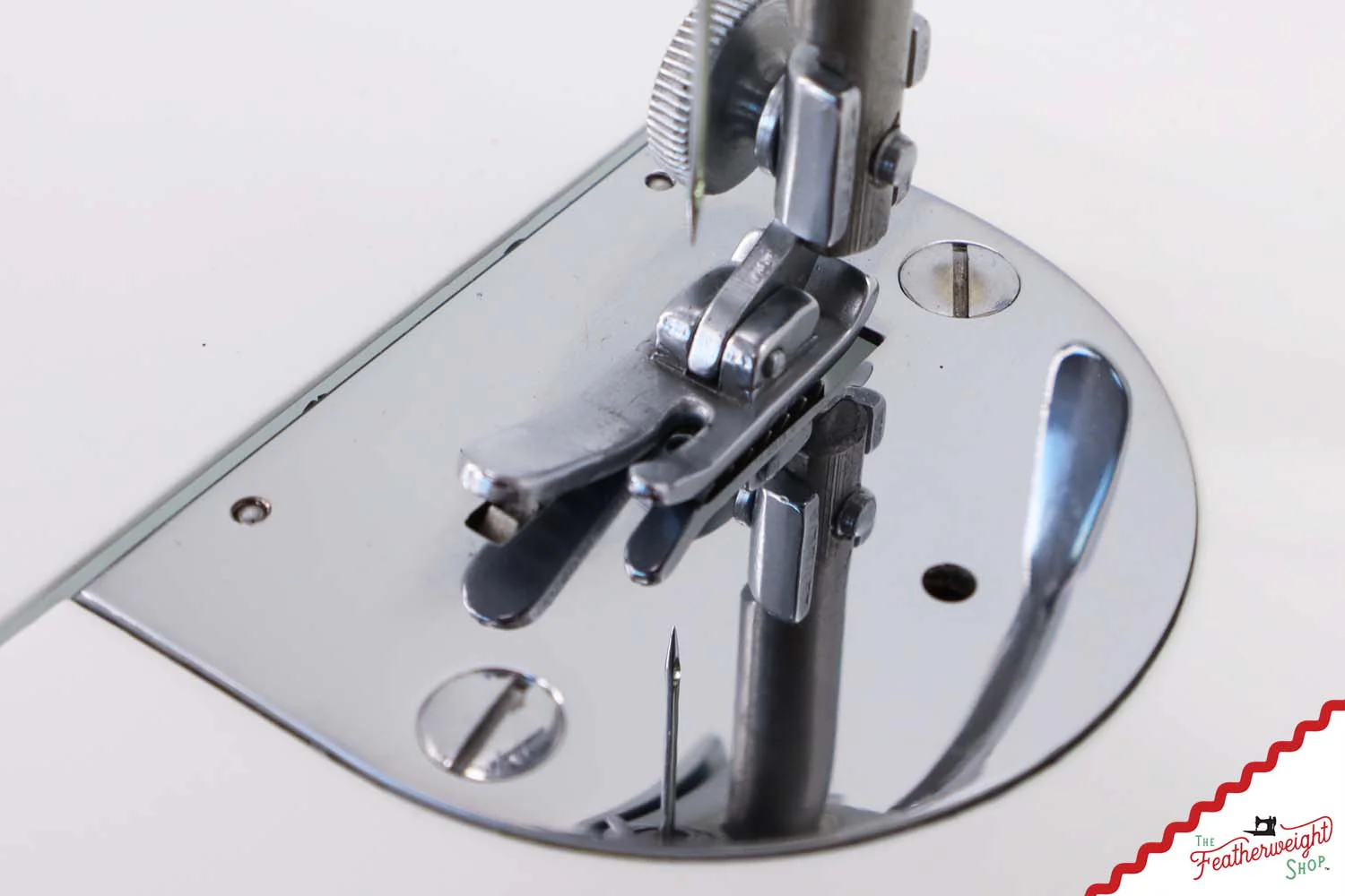 Singer Featherweight 221K - EE45284* - Fully Restored in White - Image 16