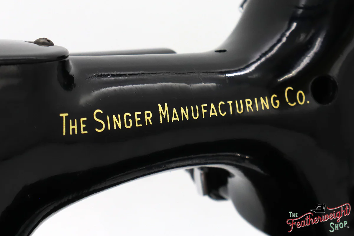 Singer Featherweight 221K Sewing Machine, 1956 - EL5383** - Image 10