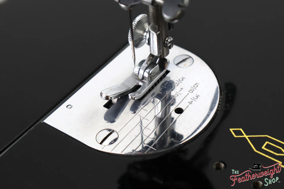 Singer Featherweight 221K Sewing Machine, 1956 - EL5383** - Image 14