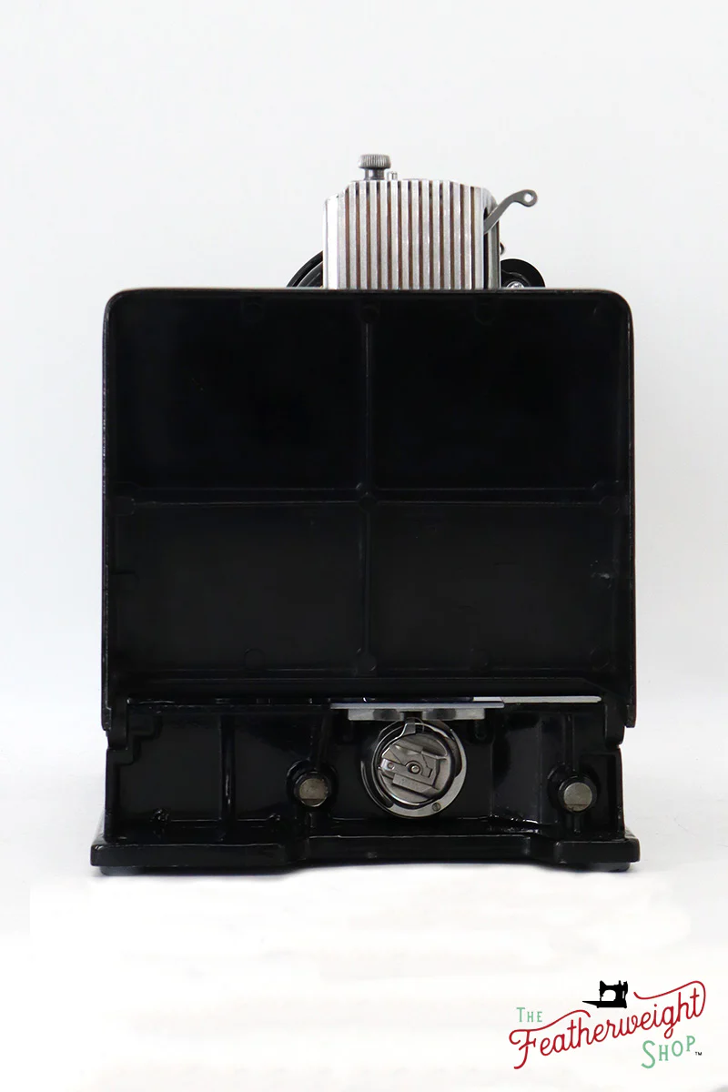 Singer Featherweight 221K Sewing Machine, 1956 - EL5383** - Image 4