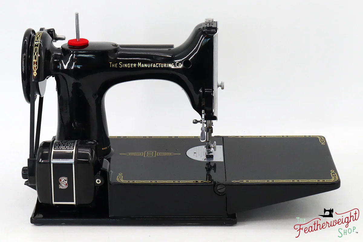 Singer Featherweight 221K Sewing Machine, 1956 - EL5383** - Image 6