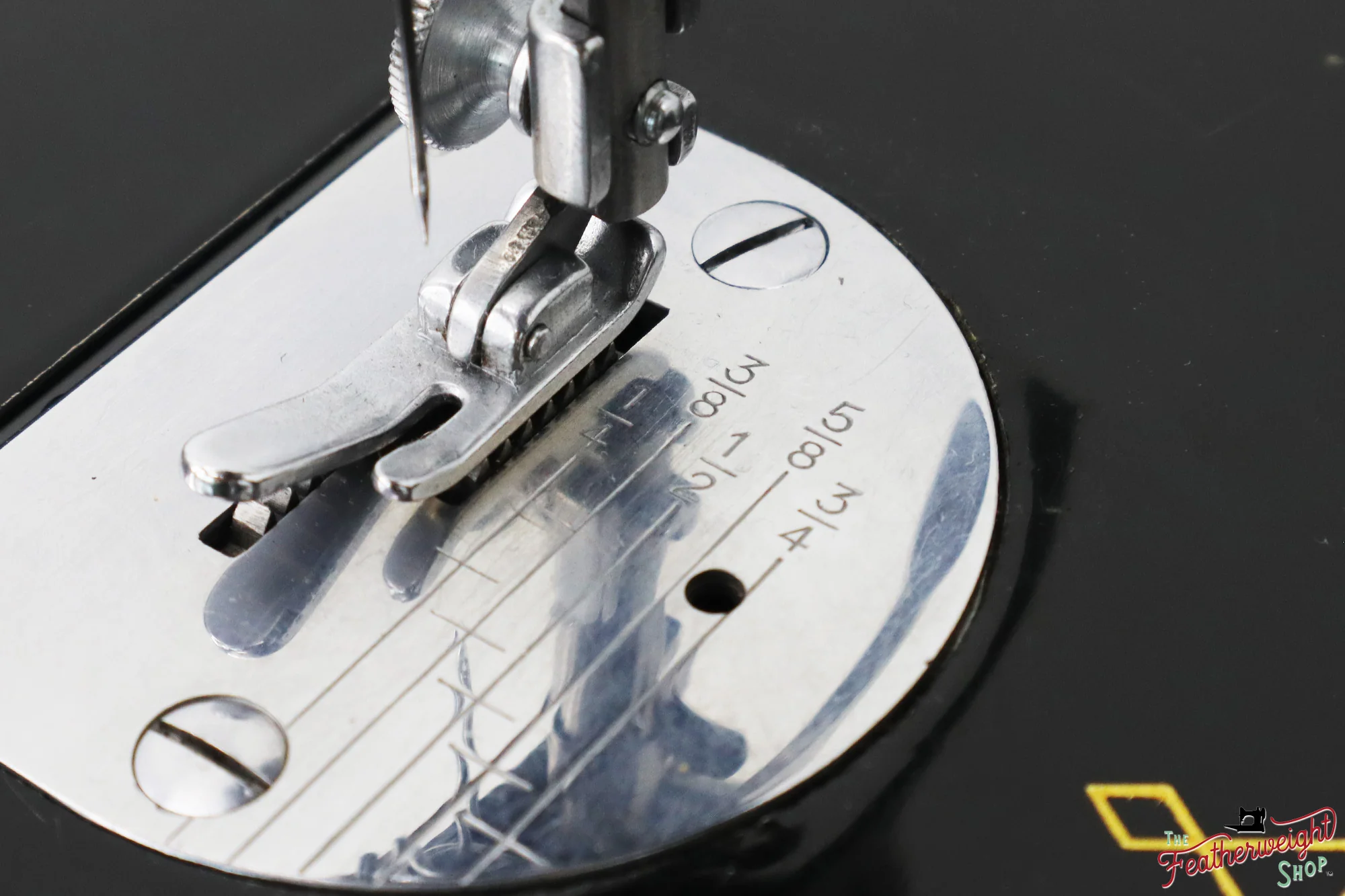 Singer Featherweight 221K Sewing Machine, 1957 - EM0166** - Image 17