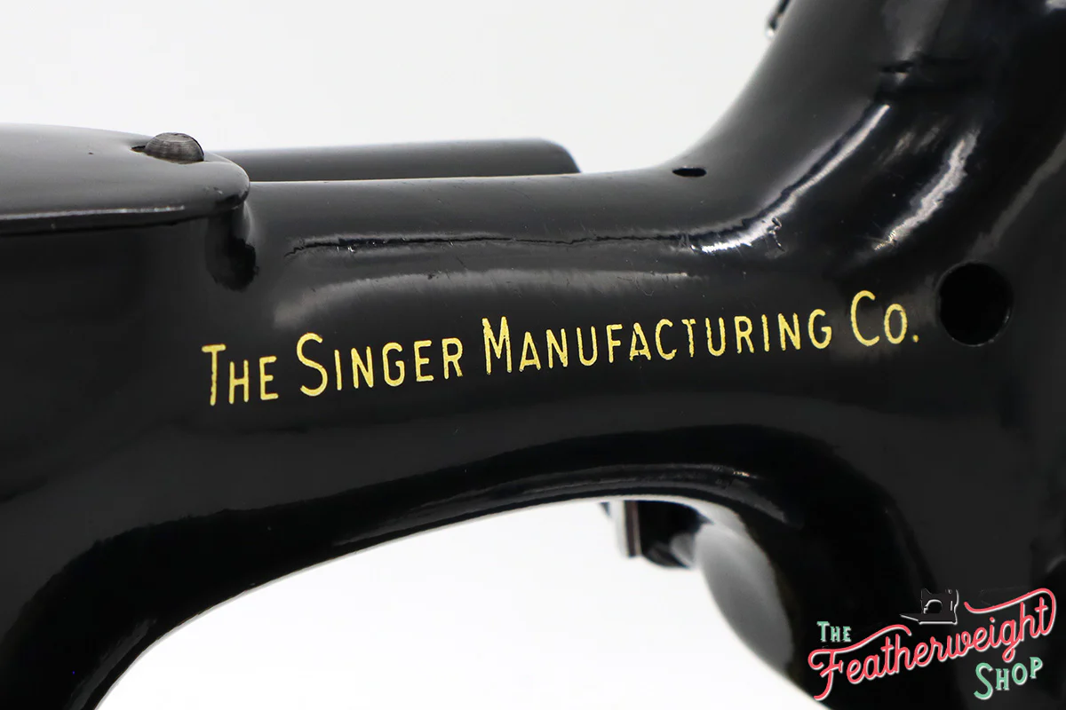 Singer Featherweight 221K Sewing Machine, 1957 - EM018*** - Image 11