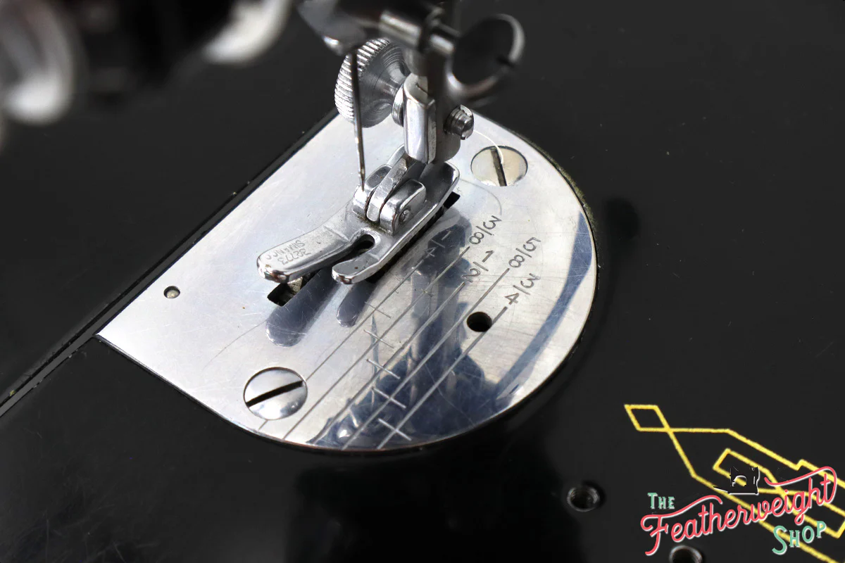 Singer Featherweight 221K Sewing Machine, 1957 - EM018*** - Image 16
