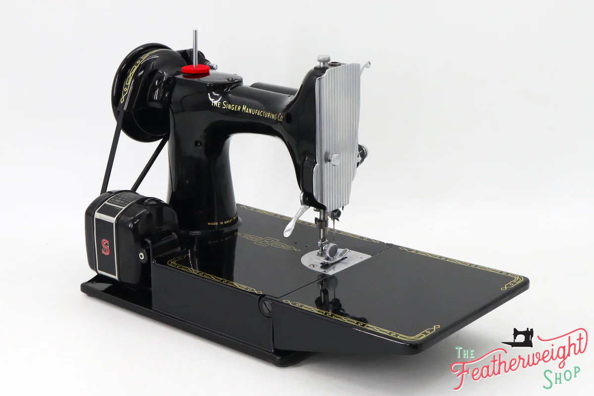 Singer Featherweight 221K Sewing Machine, 1957 - EM018*** - Image 5