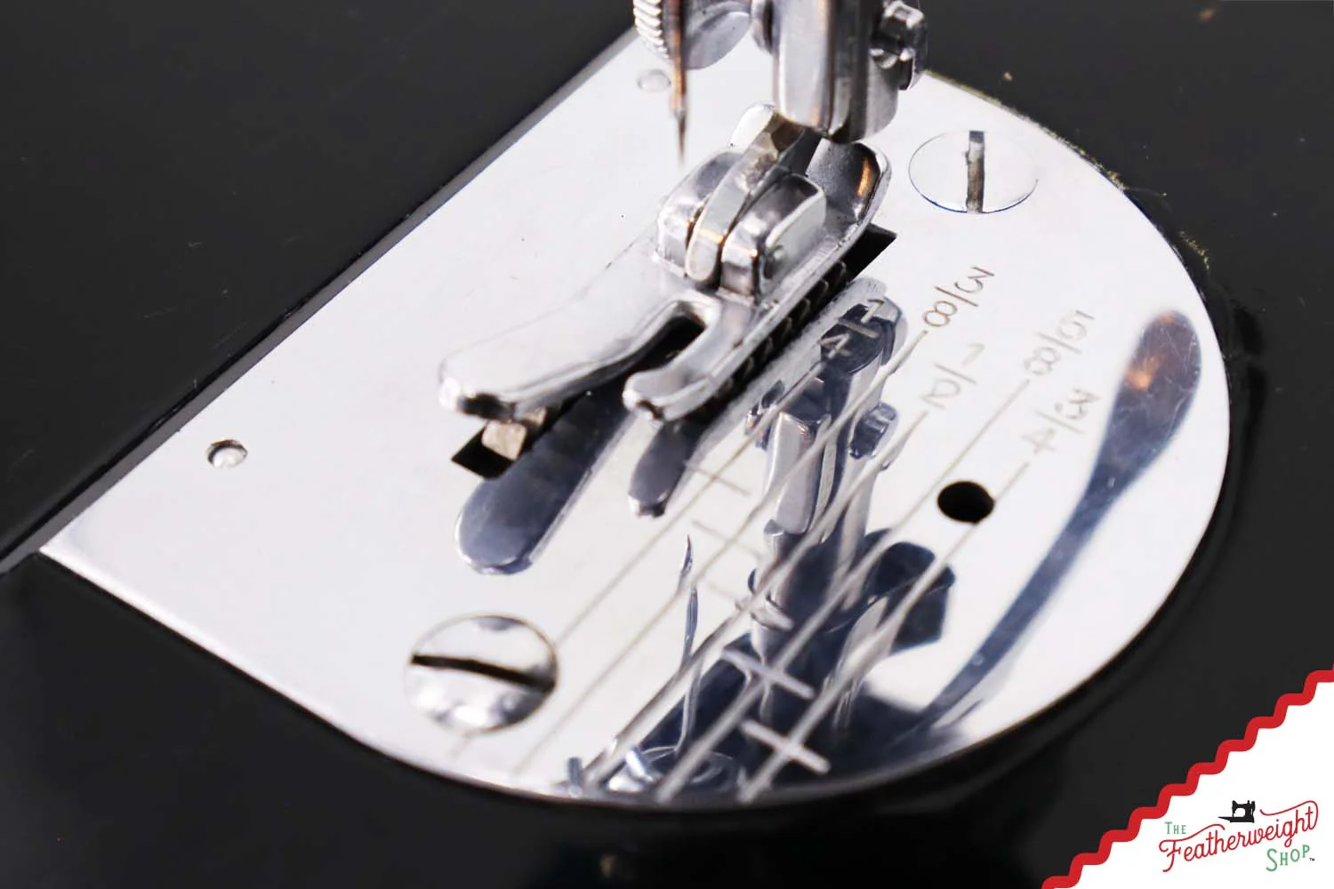 Singer Featherweight 221K Sewing Machine, 1957 - EM0203** - Image 18