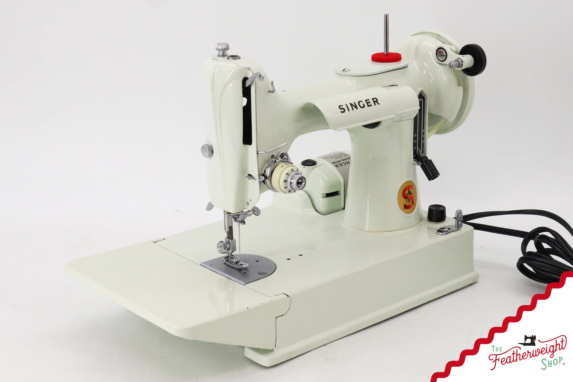 Singer Featherweight 221K Sewing Machine, British WHITE EV968*** - Image 3