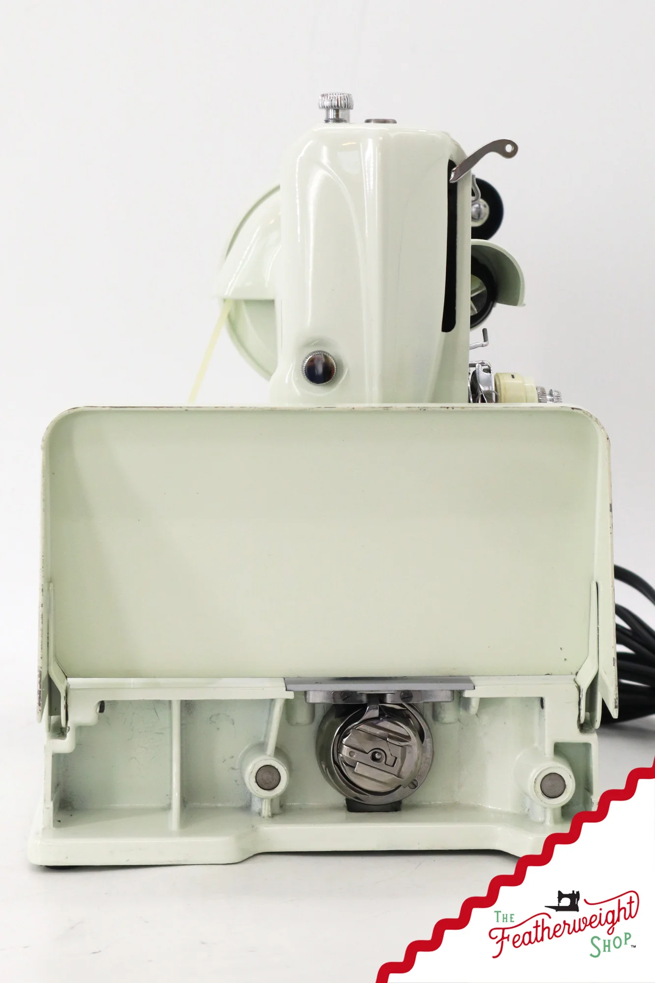 Singer Featherweight 221K Sewing Machine, British WHITE EV968*** - Image 5