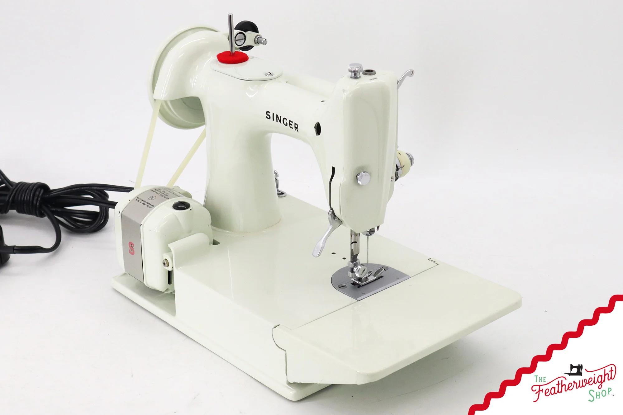 Singer Featherweight 221K Sewing Machine, British WHITE EV968*** - Image 6