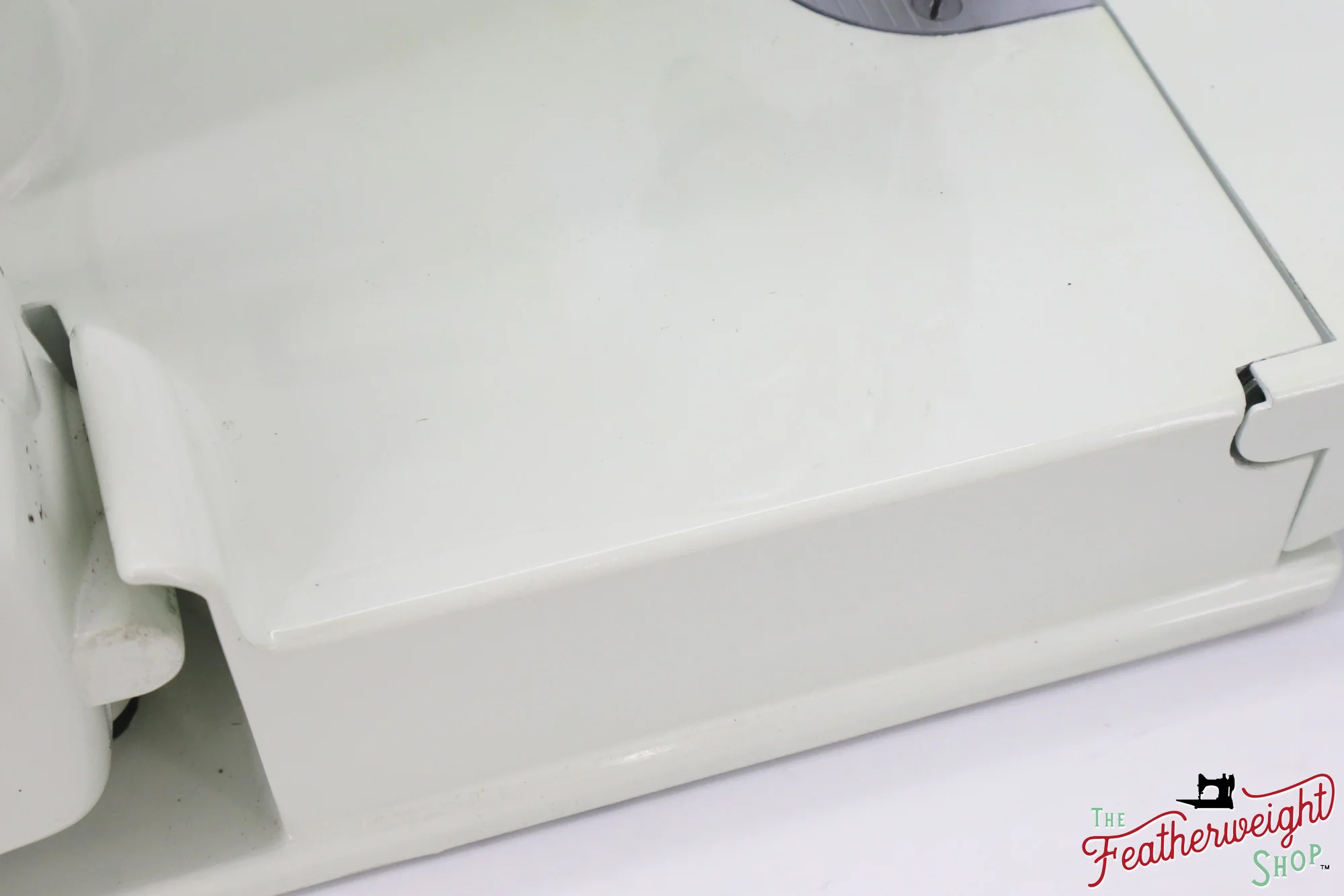 Singer Featherweight 221K Sewing Machine, British WHITE EV9694** - Image 11