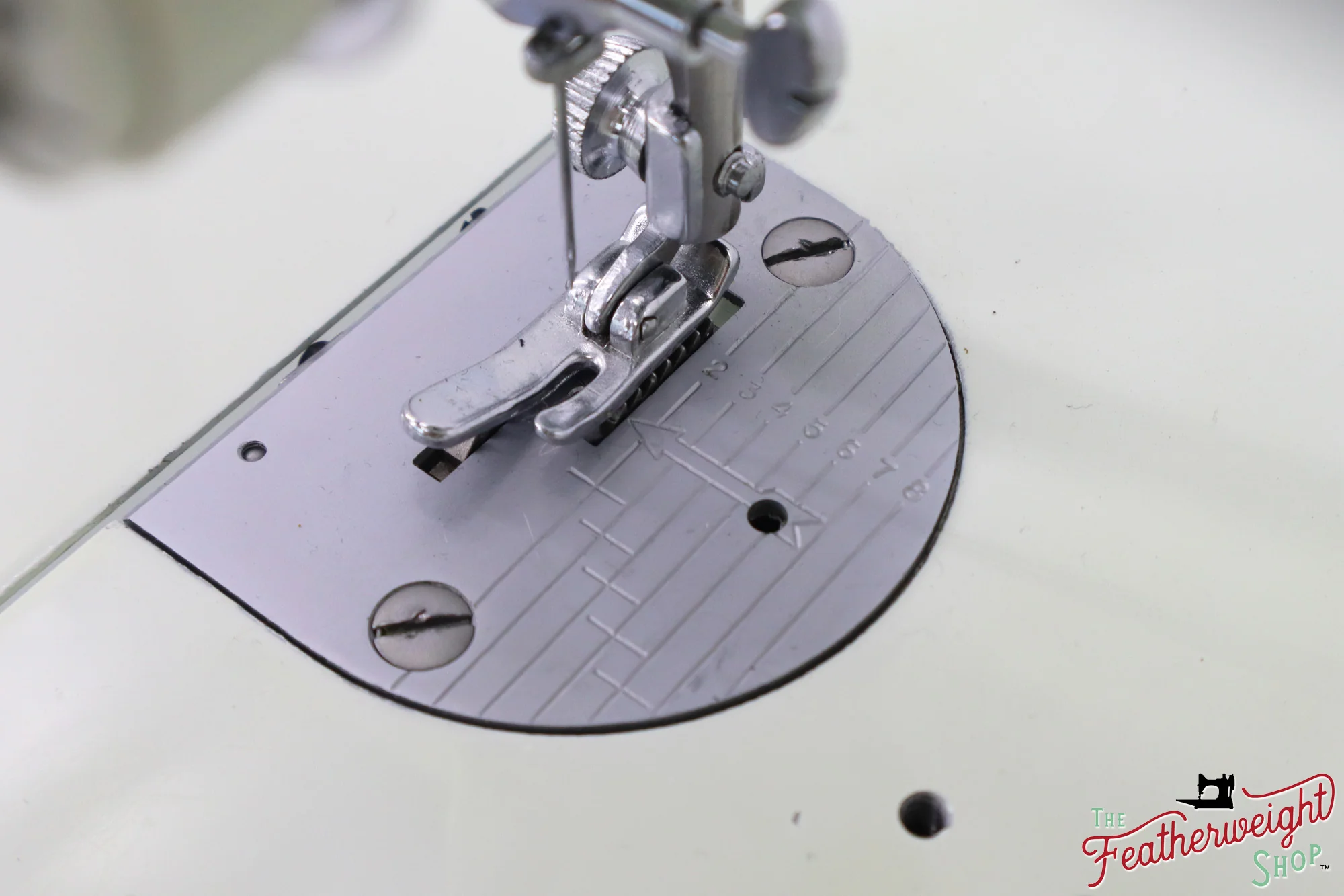 Singer Featherweight 221K Sewing Machine, British WHITE EV9694** - Image 13