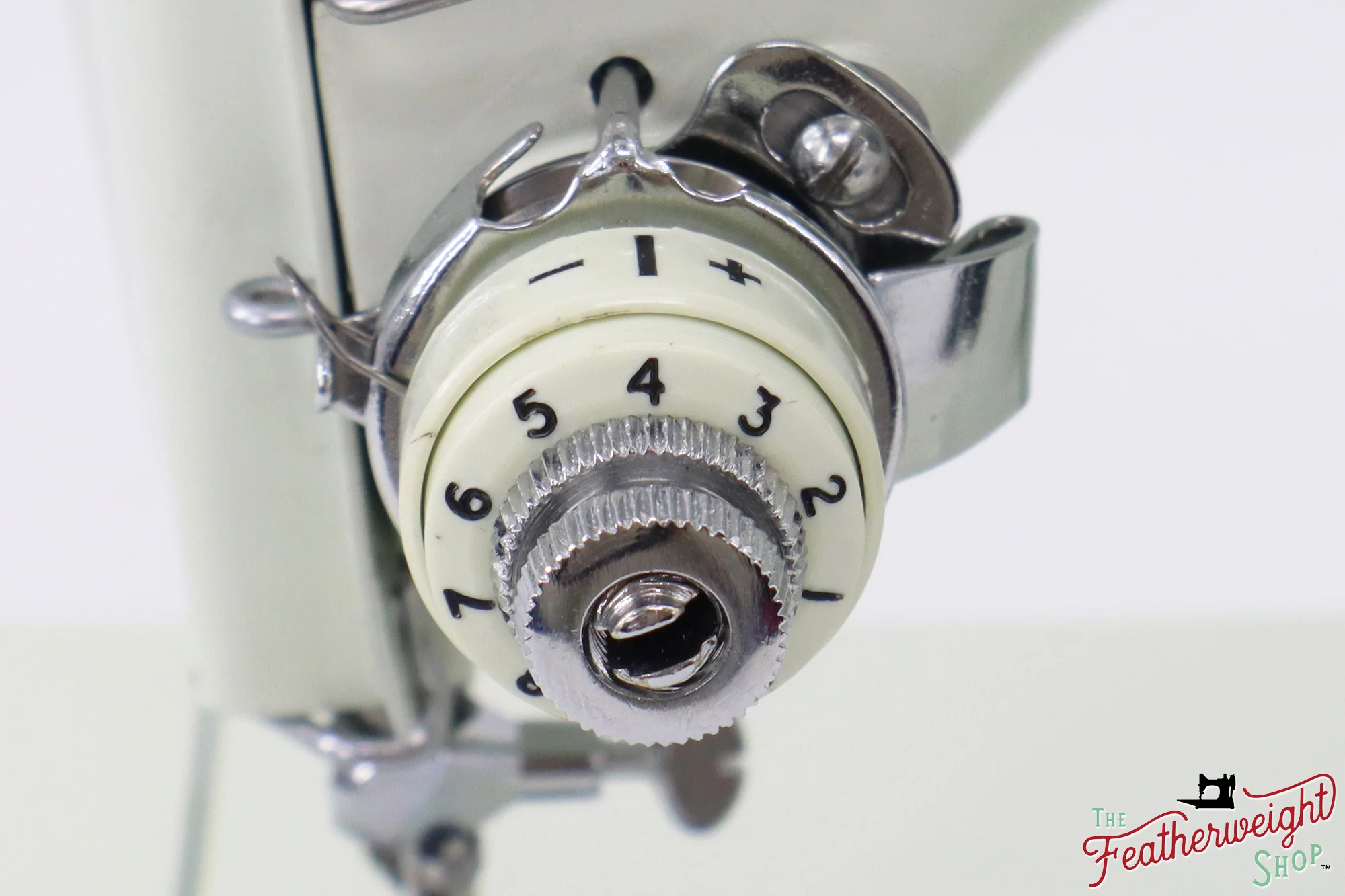 Singer Featherweight 221K Sewing Machine, British WHITE EV9694** - Image 14