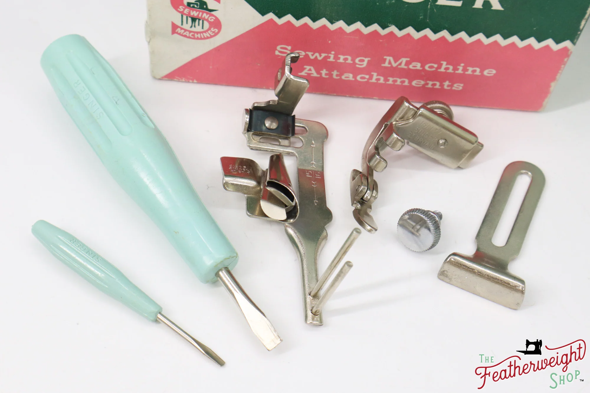 Singer Featherweight 221K Sewing Machine, British WHITE EV9694** - Image 16
