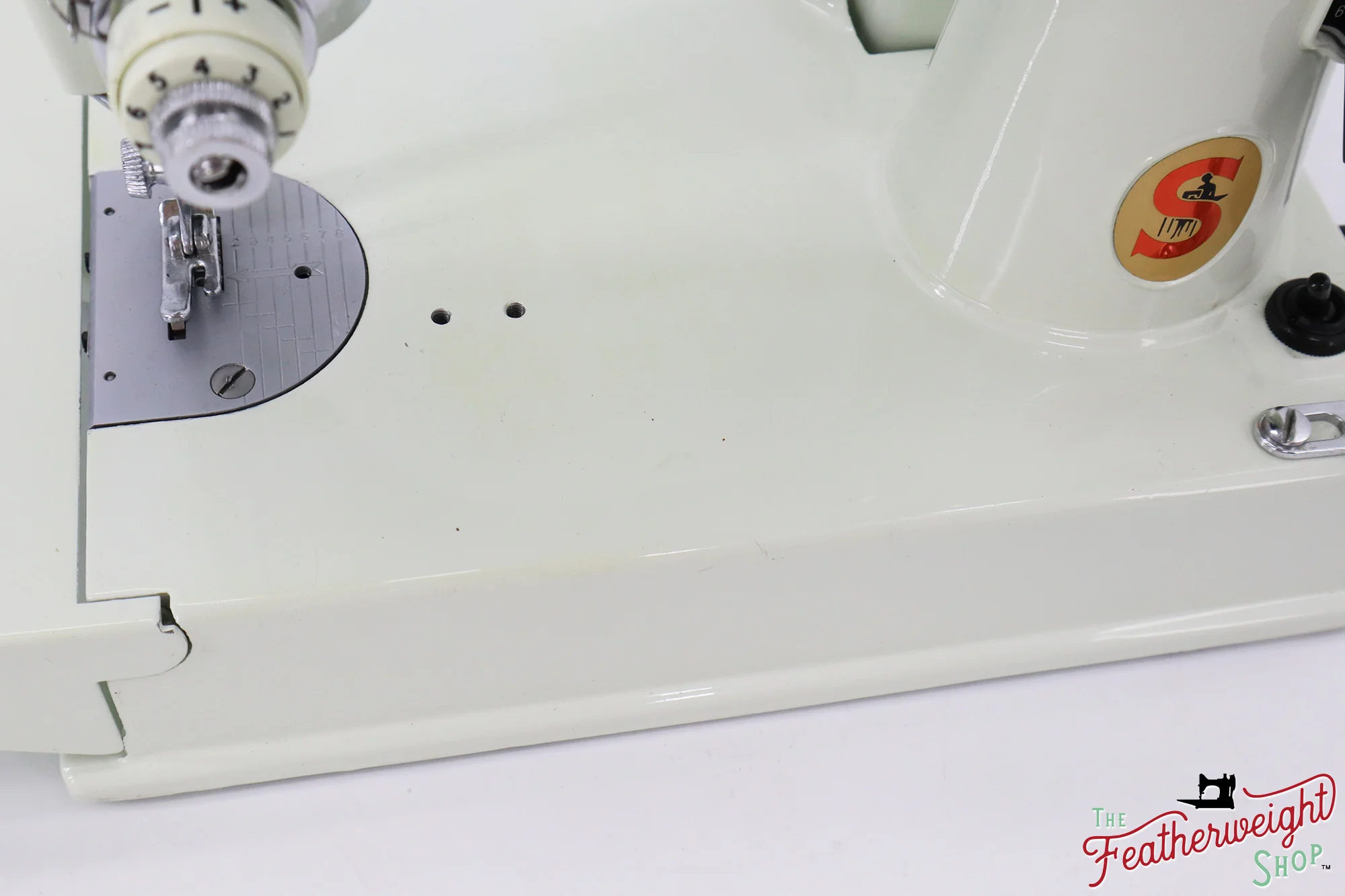 Singer Featherweight 221K Sewing Machine, British WHITE EV9694** - Image 6