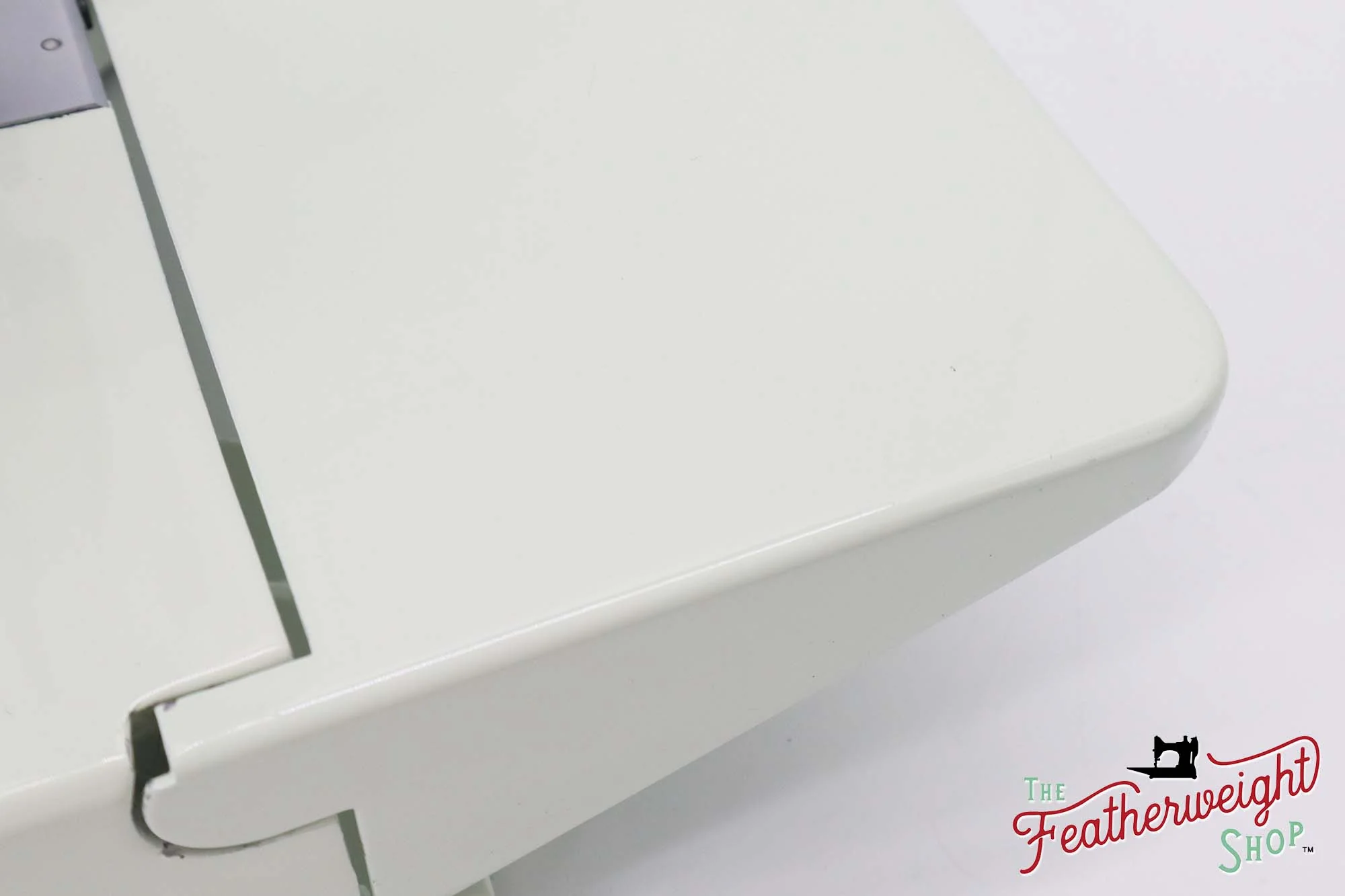 Singer Featherweight 221K Sewing Machine, British WHITE EV970*** - Image 10