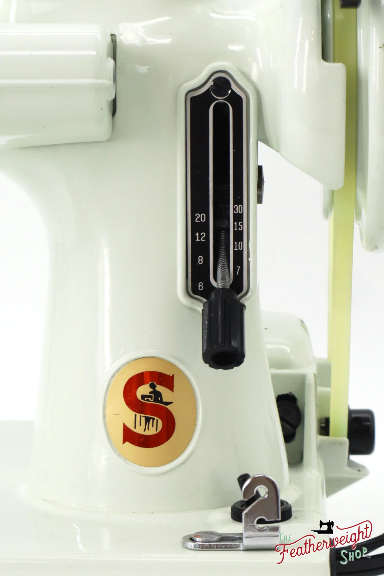 Singer Featherweight 221K Sewing Machine, British WHITE EV9858** - Image 13
