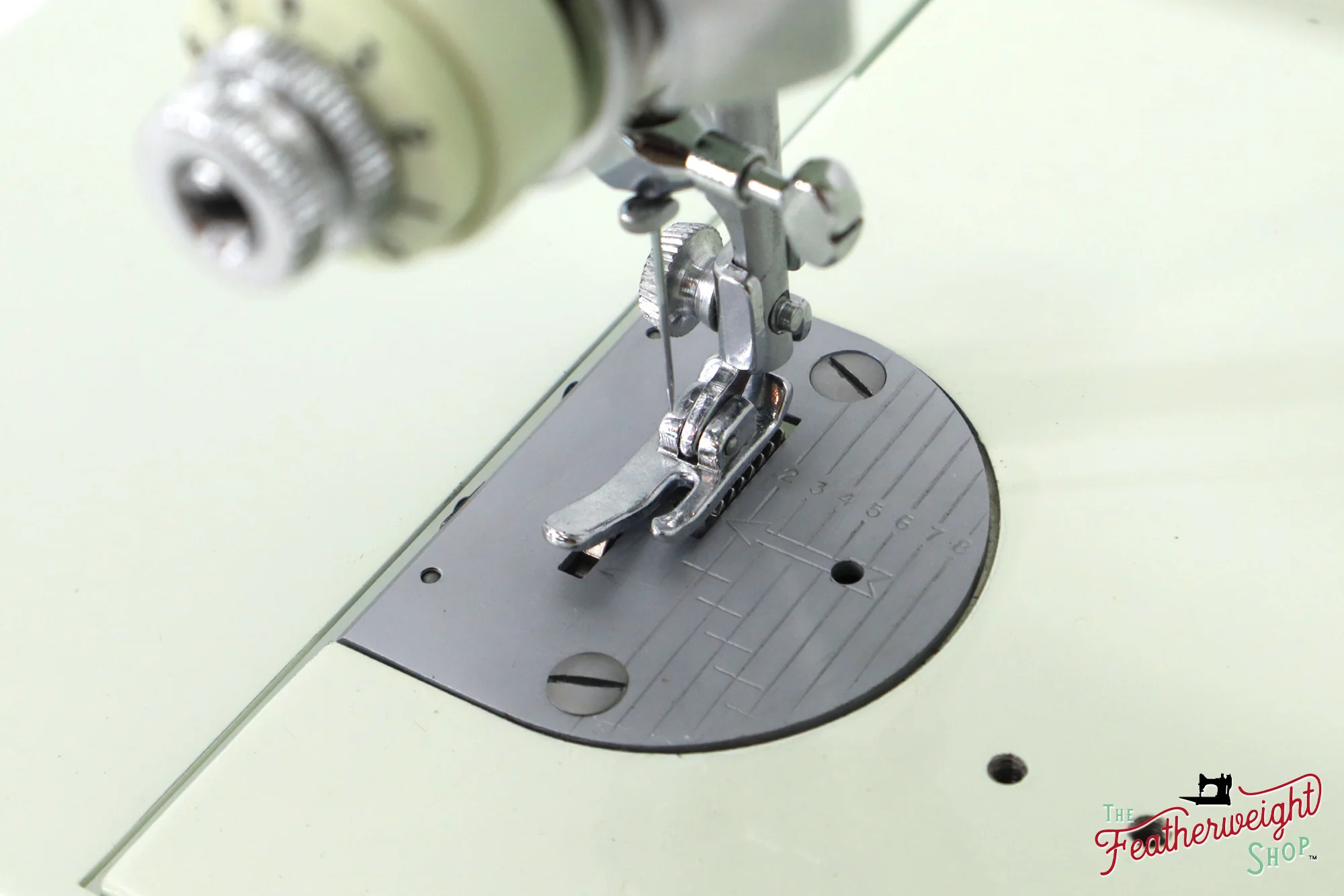 Singer Featherweight 221K Sewing Machine, British WHITE EV9858** - Image 14