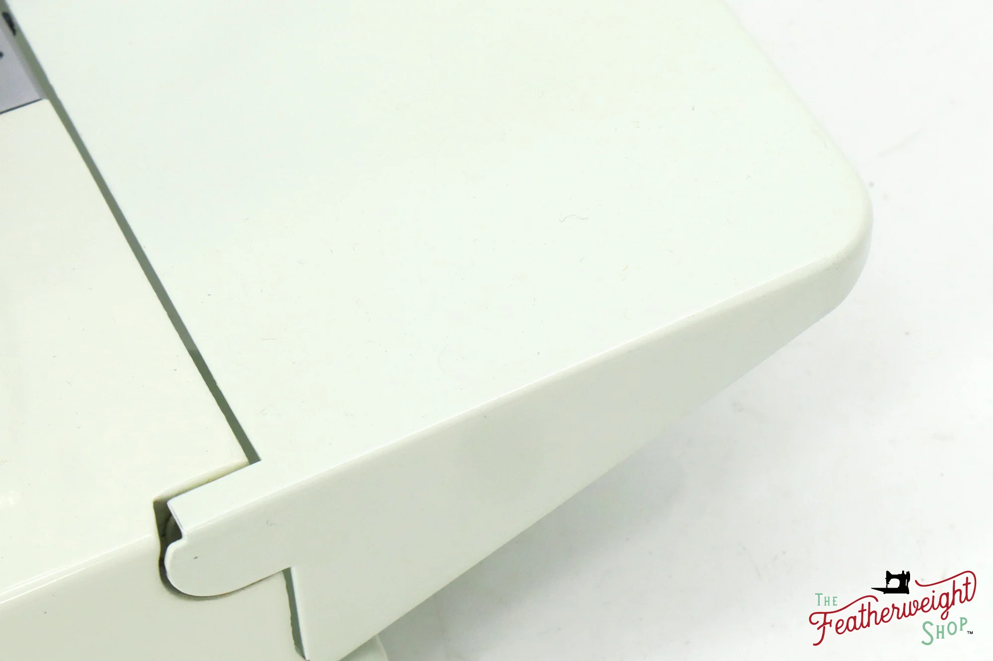Singer Featherweight 221K Sewing Machine, British WHITE EV9858** - Image 9