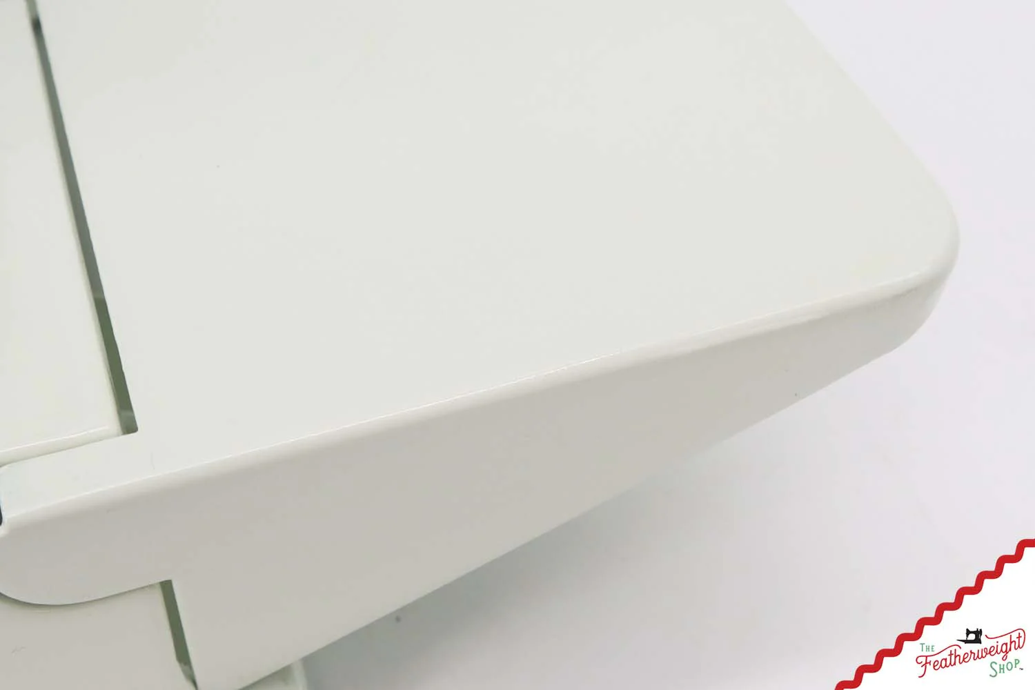 Singer Featherweight 221K Sewing Machine, British WHITE EV98612* - Image 11