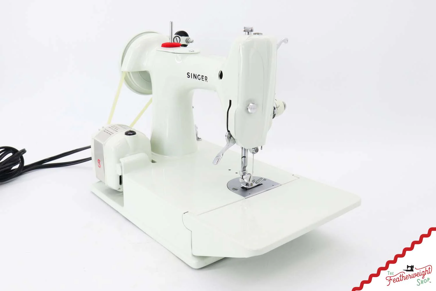 Singer Featherweight 221K Sewing Machine, British WHITE EV98612* - Image 6