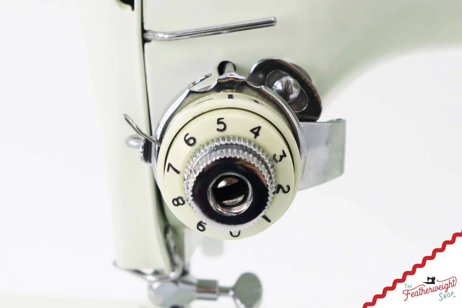 Singer Featherweight 221K Sewing Machine, British WHITE EV999*** - Image 15